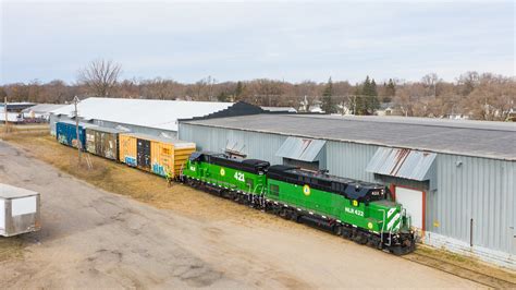 NLR 422 GP15-1 @ Saint Cloud, MN | The conductor guides the … | Flickr