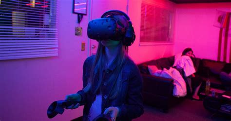 Virtual Reality Games: Hollywood