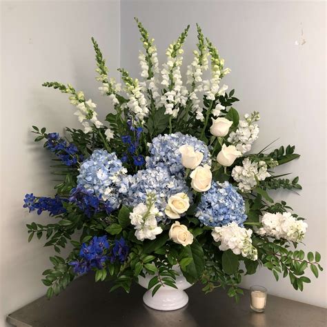 Ocean Breeze Funeral Urn in Peabody, MA | Evans Flowers