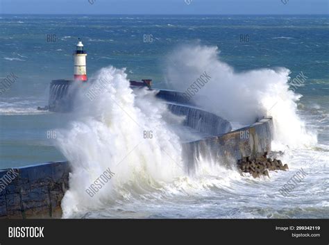 Lighthouse Storm Image & Photo (Free Trial) | Bigstock