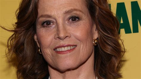 Sigourney Weaver Opens Up About Playing A Teenager In Avatar: The Way ...