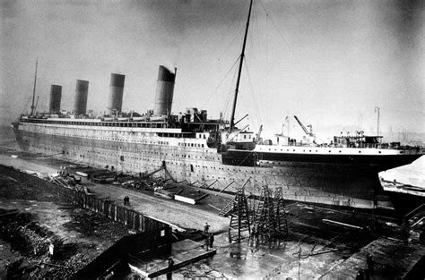 File:Titanic under construction.jpg - Wikipedia