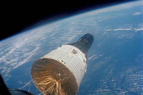 Gemini: the spacecraft that paved the way to the Moon - The Verge