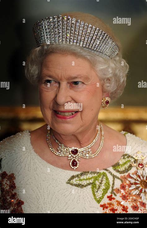 Queen Elizabeth II attends a State Banquet at the Presidential Palace ...