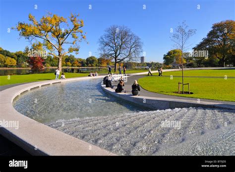 LONDON: Memorial Of PRINCESS DIANA And Fountain At Hyde, 45% OFF