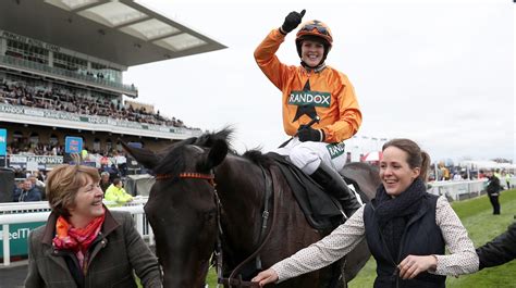 Devon jockey Lizzie Kelly triumphs at Aintree | ITV News West Country