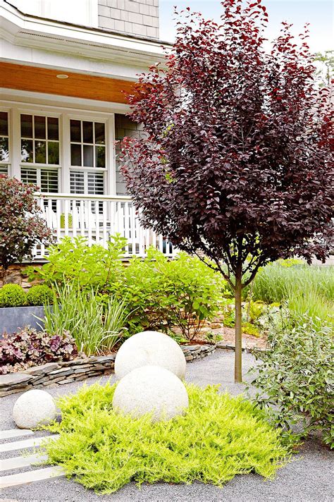 Everything You Need to Know to Plan Your Front-Yard Landscape | Front yard tree landscaping ...