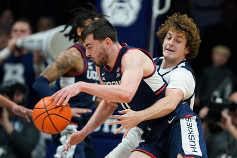 Alex Karaban leads UConn men's basketball to comeback win at Butler