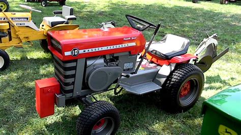 G & W Antique Lawn & Garden Tractors - YouTube