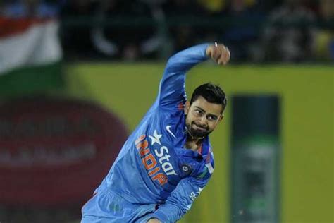 Virat Kohli doing something "wrogn"? | Cricbuzz.com