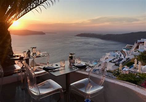 Santorini Restaurants - Best for Food, Views, & Honeymoon