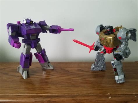 Shockwave, vs Grimlock death battle! Who wins? : r/transformers