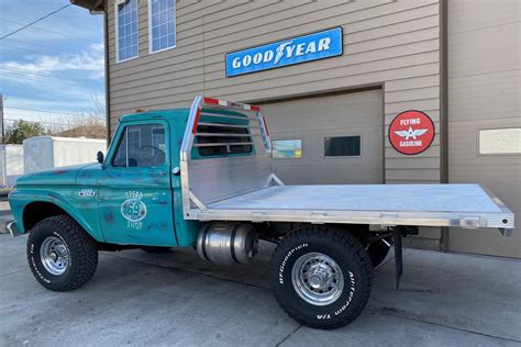 1965 FORD F-250 CUSTOM FLATBED PICKUP - Rear 3/4 - 237082