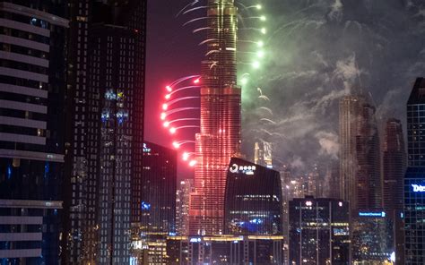 Download wallpaper 3840x2400 city, buildings, fireworks, night, holiday, dubai, uae 4k ultra hd ...