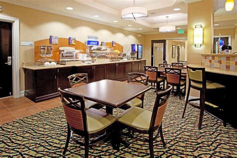 Holiday Inn Express and Suites Newberry - Lake Murray Country