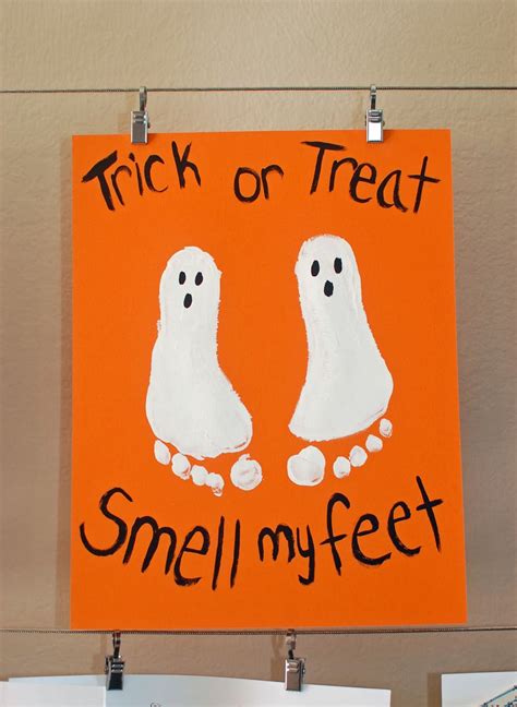 10 Halloween Crafts for Toddlers