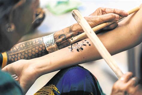 102-year-old Kalinga master tattooist Apo Whang-od receives top NCCA award | Lifestyle.INQ