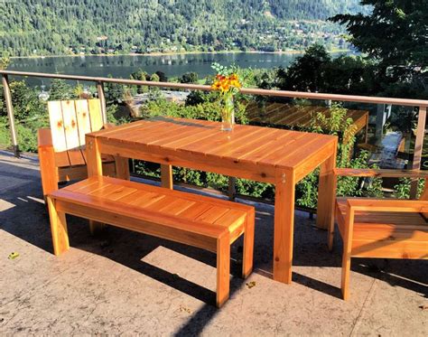 25 Free DIY Outdoor Table Plans (Build You Own Patio Table) - DIY Cozy Home