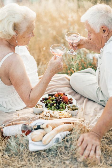 The most adorable 50th Wedding Anniversary photo shoot in the Crimea via M… (с изображениями ...