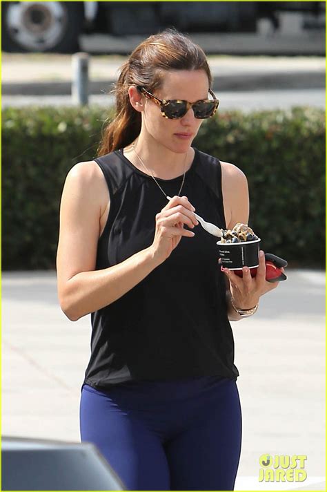 Jennifer Garner Steps Out After 'Llama Llama' Casting Announcement: Photo 3724953 | Jennifer ...