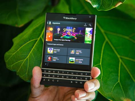 Get a closer look at the BlackBerry Passport (pictures) - CNET