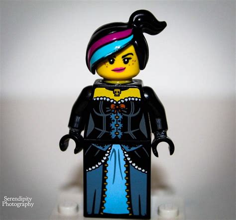 The Lego Movie Wildstyle Minifigure in 2021 | Mini figures, Lego, Wildstyle