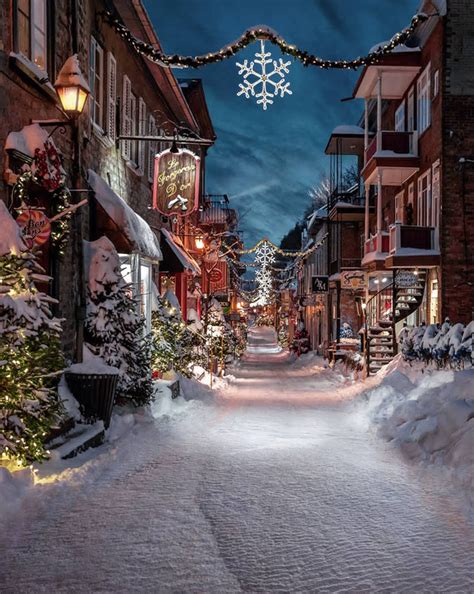 Winter mood at Rue du Petit Champlain in Québec, Canada : r/pics