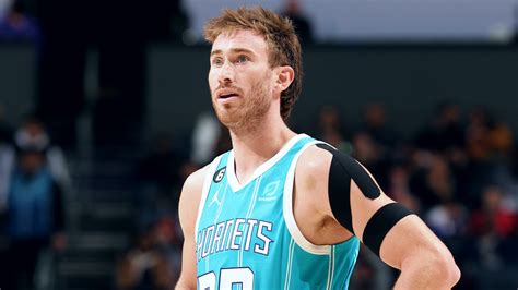 Report: Gordon Hayward out indefinitely due to left shoulder fracture ...