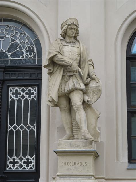 File:Statue of Christopher Columbus-Vienna.jpg - Wikimedia Commons