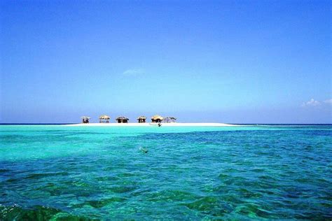 Full-Day Tour to Punta Rucia and Cayo Arena with Snorkeling