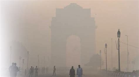 Delhi Air Pollution: AQI Remains 'Severe' As Temperature Falls to a Record Low of 2.5 Degree ...