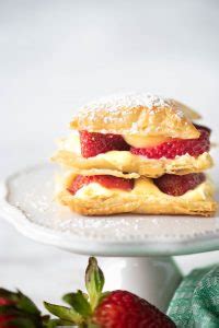 Easy Strawberry Napoleon Dessert Recipe with Puff Pastry