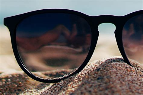 What Are Polarized Lenses? | ReadingGlasses.com