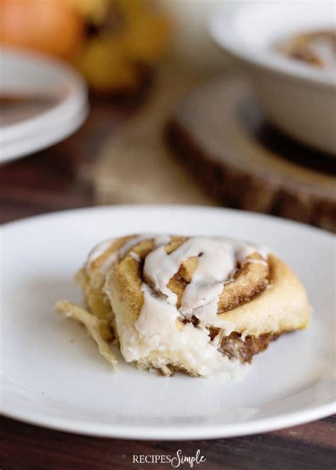 Pumpkin Spice Cinnamon Rolls - Recipes Simple