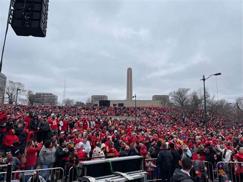 WATCH: Kansas City hosts Chiefs Super Bowl victory parade - ABC17NEWS