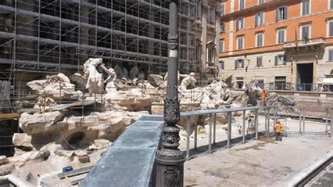 Trevi Fountain restoration project (kind of a bummer to see it like this) | Trevi fountain ...