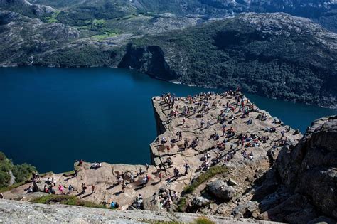 How to Hike to Pulpit Rock in Norway | Earth Trekkers