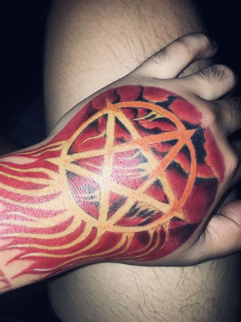 #pentacle #handtattoo #divineharmony #pentagram