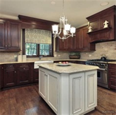Pictures of Kitchens - Traditional - Two-Tone Kitchen Cabinets (Kitchen #160)