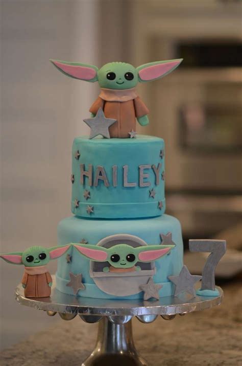 Hailey's Baby Yoda Birthday! | CatchMyParty.com Bolo Star Wars, Star ...