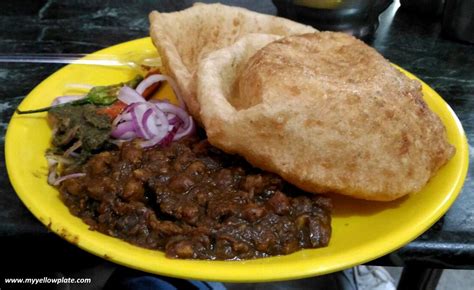 15 Legendary Places To Eat Best Chole Bhature in Delhi - My Yellow Plate