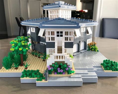 This Woman Creates Custom LEGO Houses of Real Homes