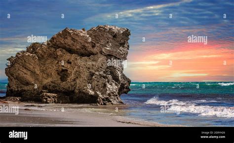 Two rocks hi-res stock photography and images - Alamy