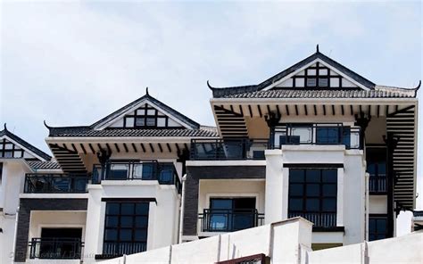 Modern housing with elements of traditional Chinese architecture at Nanning, Guangxi : architecture