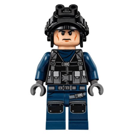 LEGO Jurassic World Guard, Aviator Cap, Night Vision Goggles (75931 ...