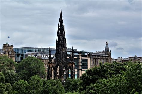 [FunOnTheNet] Fw - The Scott Monument in Edinburgh Scotland