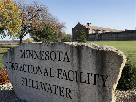 Stillwater prison inmate dies after testing positive for COVID-19 | MPR News