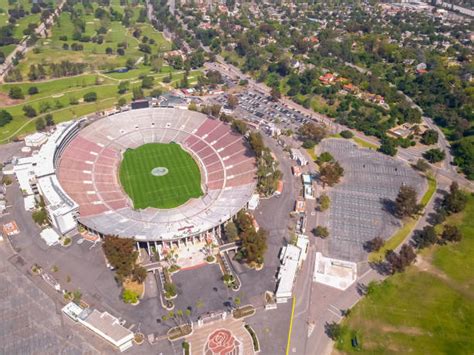 Best Rose Bowl Stadium California Stock Photos, Pictures & Royalty-Free Images - iStock