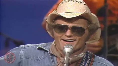 Jerry Reed - East Bound And Down - YouTube