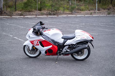 Suzuki Hayabusa Gen 2 Review — The Perfect Drug